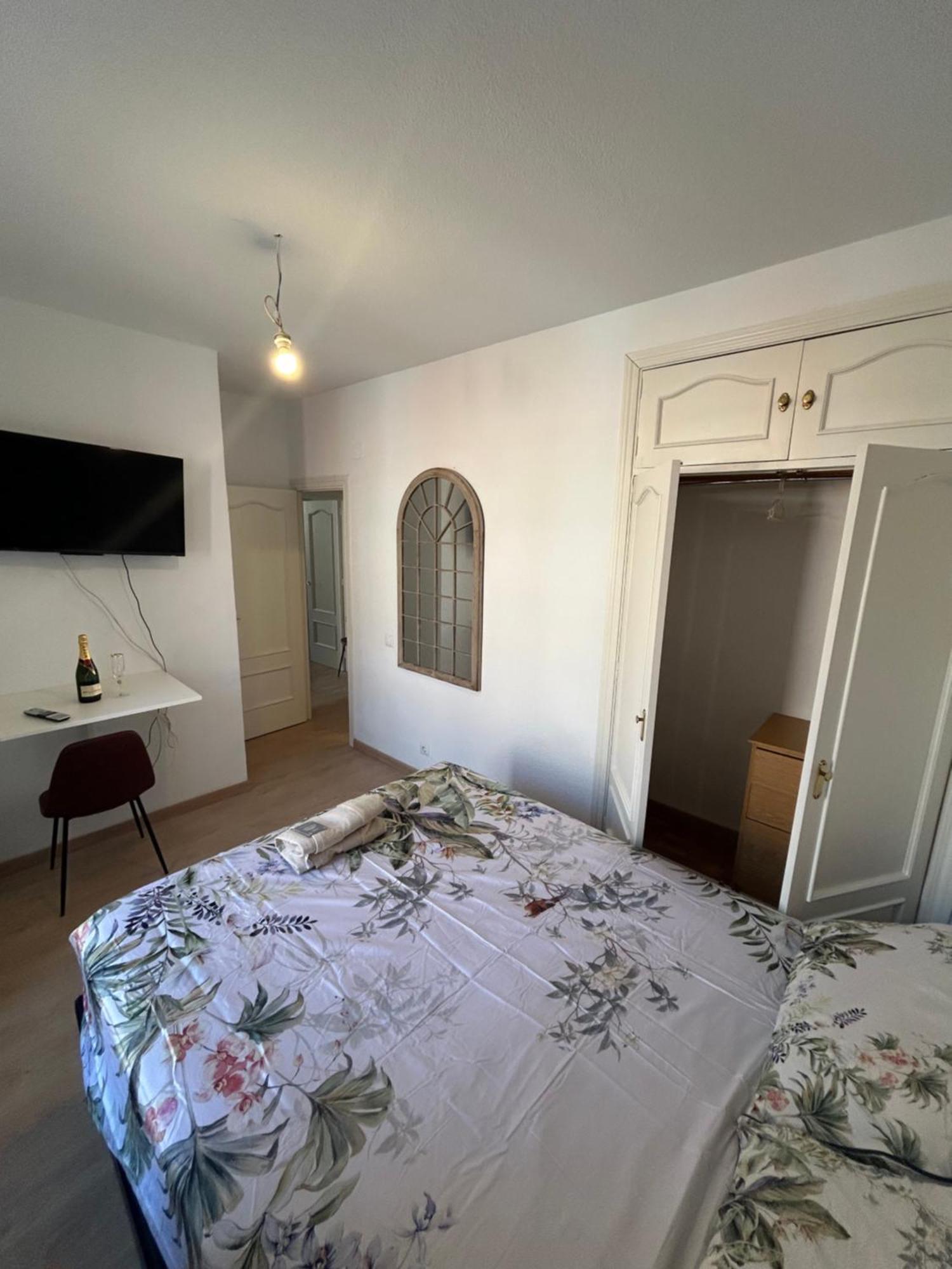 Room In Plaza Mayor Madryt Zewnętrze zdjęcie